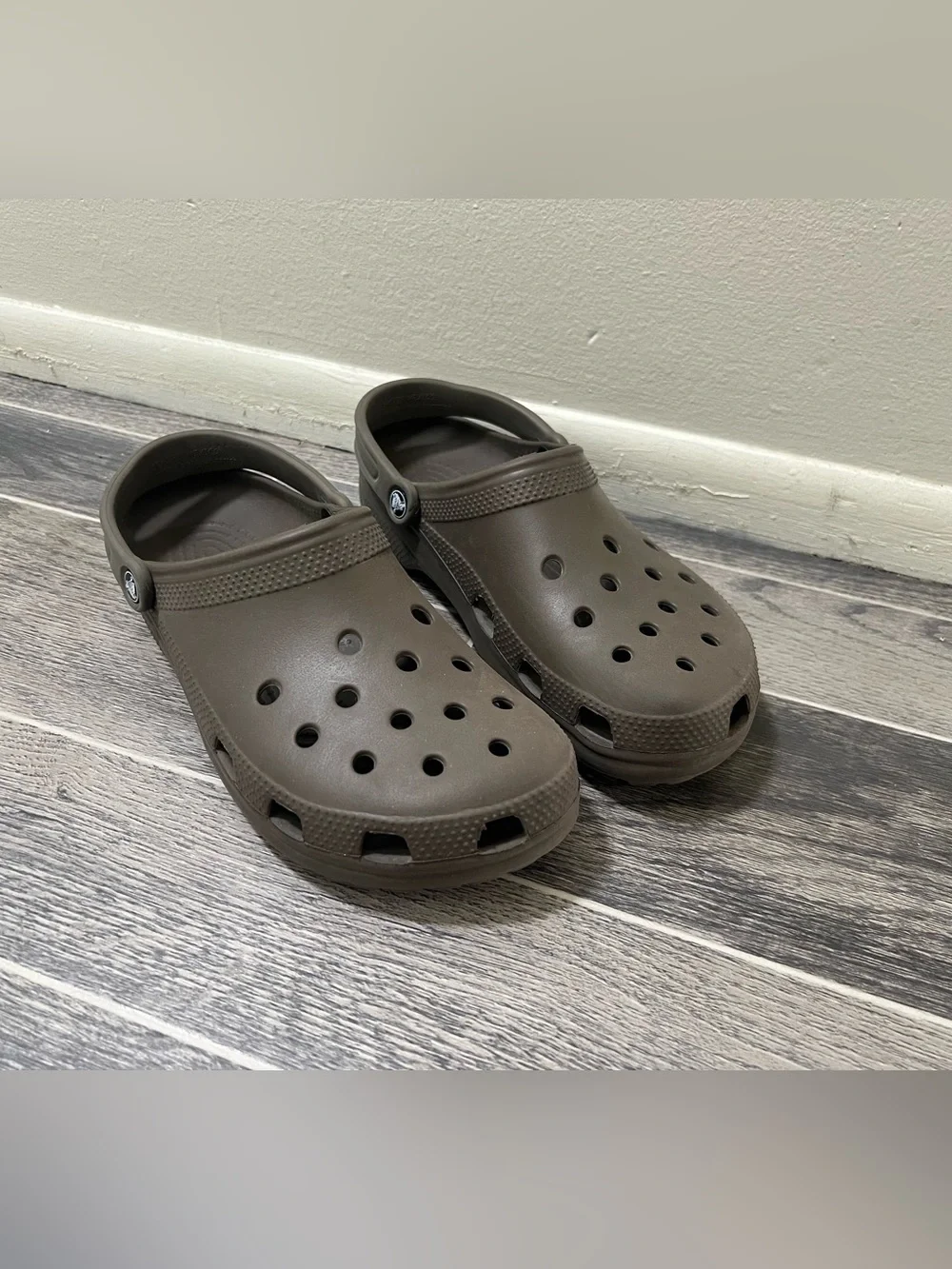 Brown Crocs men’s 11